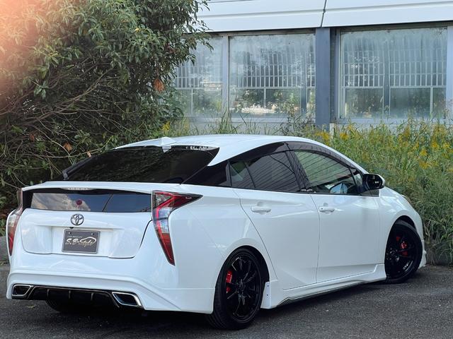 プリウス Ｓ　ガングリップコンビハンドル／アルミホイール／バックカメラ／ビルトインＥＴＣ／キーレス連動ドアミラー／ＡＵＴＯライト／ローダウン／エアロ／カスタム／ＬＥＤヘッドライト／スモーク／ＣＤ再生／スマートキー（42枚目）