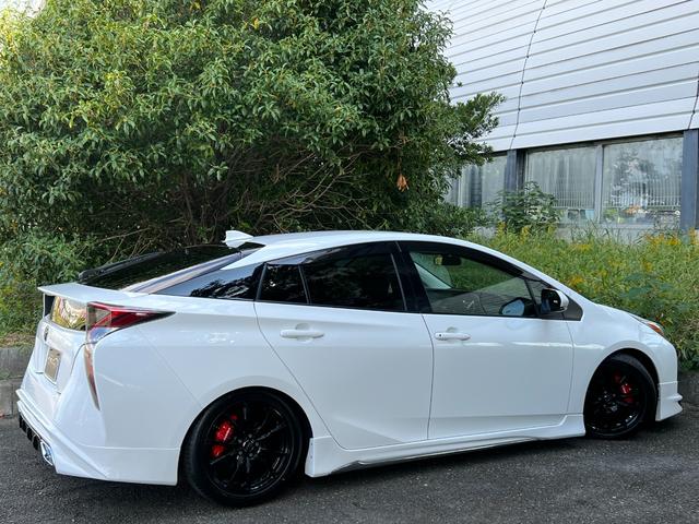 プリウス Ｓ　ガングリップコンビハンドル／アルミホイール／バックカメラ／ビルトインＥＴＣ／キーレス連動ドアミラー／ＡＵＴＯライト／ローダウン／エアロ／カスタム／ＬＥＤヘッドライト／スモーク／ＣＤ再生／スマートキー（43枚目）