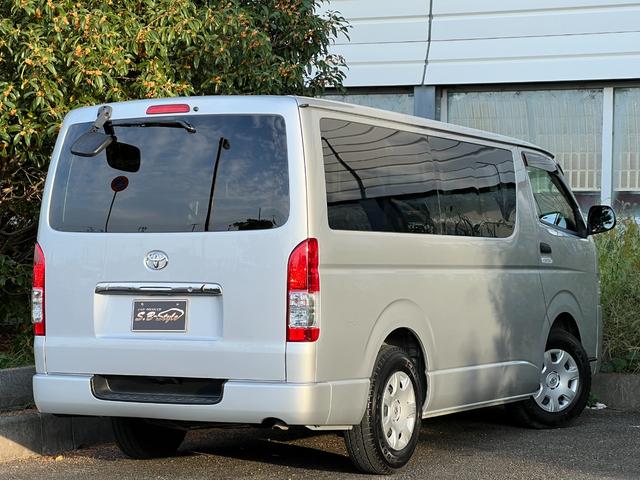 ハイエースバン ロングDX GLパッケージ ディーゼル車/9人乗り/トヨタセーフティセンス/助手席エアバック/電動格納式ミラー/ETC/シートカバー/リアヒーター/リアエアコン/ディスプレイオーディオ/ドアバイザー/スライドドア/キーレス/小窓(2枚目)