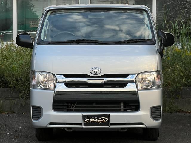 ハイエースバン ロングDX GLパッケージ ディーゼル車/9人乗り/トヨタセーフティセンス/助手席エアバック/電動格納式ミラー/ETC/シートカバー/リアヒーター/リアエアコン/ディスプレイオーディオ/ドアバイザー/スライドドア/キーレス/小窓(12枚目)