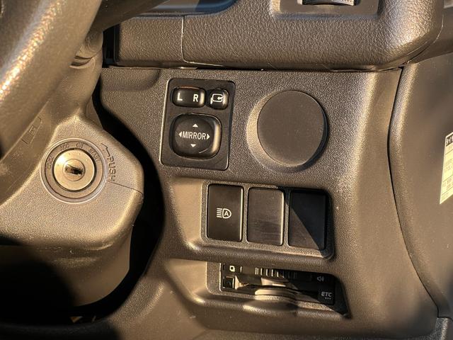 ハイエースバン ロングDX GLパッケージ ディーゼル車/9人乗り/トヨタセーフティセンス/助手席エアバック/電動格納式ミラー/ETC/シートカバー/リアヒーター/リアエアコン/ディスプレイオーディオ/ドアバイザー/スライドドア/キーレス/小窓(26枚目)