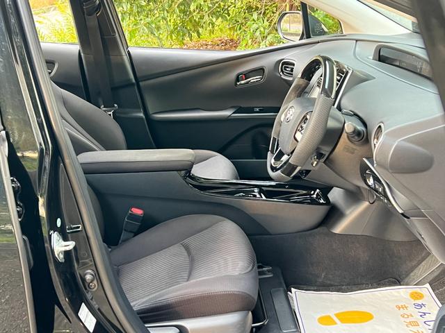 プリウス A ヘッドアップディスプレイ/ブラインドスポットモニター/ガングリップコンビハンドル/19インチホイール/ワイヤレス充電器/バックカメラ/ETC/クルコン/ヴァルド/イカリング/TSS/フォグ/エアロ(21枚目)