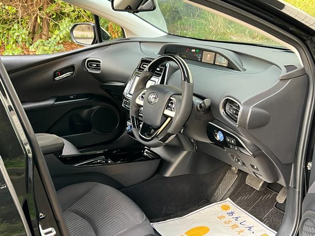 プリウス A ヘッドアップディスプレイ/ブラインドスポットモニター/ガングリップコンビハンドル/19インチホイール/ワイヤレス充電器/バックカメラ/ETC/クルコン/ヴァルド/イカリング/TSS/フォグ/エアロ(22枚目)