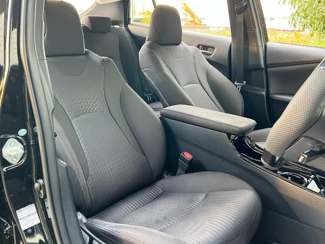 プリウス A ヘッドアップディスプレイ/ブラインドスポットモニター/ガングリップコンビハンドル/19インチホイール/ワイヤレス充電器/バックカメラ/ETC/クルコン/ヴァルド/イカリング/TSS/フォグ/エアロ(23枚目)