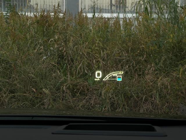 プリウス A ヘッドアップディスプレイ/ブラインドスポットモニター/ガングリップコンビハンドル/19インチホイール/ワイヤレス充電器/バックカメラ/ETC/クルコン/ヴァルド/イカリング/TSS/フォグ/エアロ(24枚目)