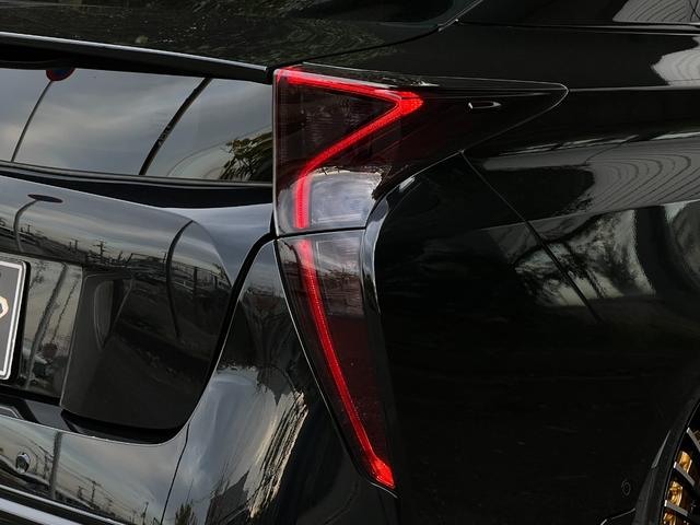 プリウス A ヘッドアップディスプレイ/ブラインドスポットモニター/ガングリップコンビハンドル/19インチホイール/ワイヤレス充電器/バックカメラ/ETC/クルコン/ヴァルド/イカリング/TSS/フォグ/エアロ(77枚目)