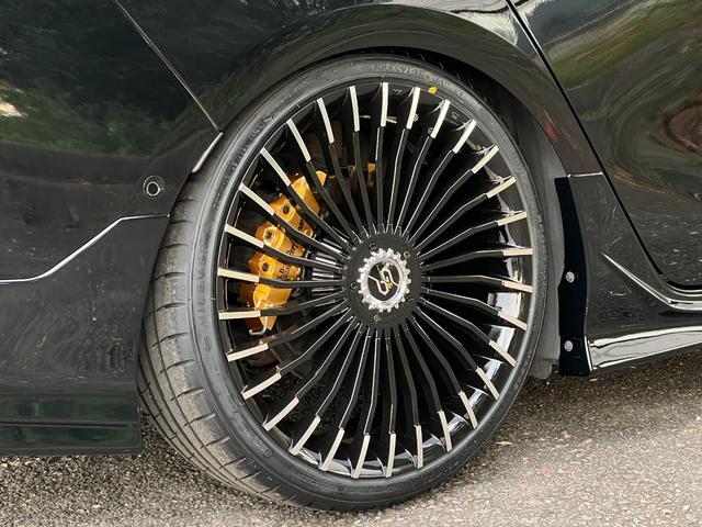 プリウス A ヘッドアップディスプレイ/ブラインドスポットモニター/ガングリップコンビハンドル/19インチホイール/ワイヤレス充電器/バックカメラ/ETC/クルコン/ヴァルド/イカリング/TSS/フォグ/エアロ(79枚目)