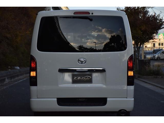 ハイエースバン ロングスーパーGL 純正ナビ/CD/DVD/Bluetooth接続/リアヒーター/シートカバー/純正LEDヘッド/両側スライドドア/バッドフェイス/スモークテールランプ/キーレスエントリー/フロントLEDエアロ/電格ミラ(17枚目)