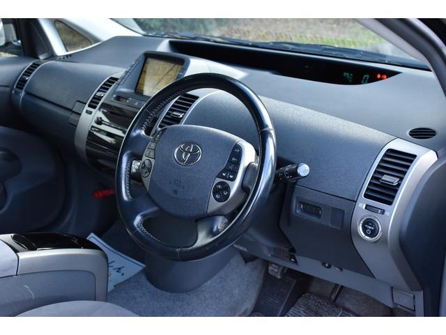 プリウス Ｇツーリングセレクション　地デジチューナー付き／ＥＴＣ／バックカメラ／ＣＤ／パーキングアシスト／クルーズコントロール／フルセグＴＶ／スマートキー／ＨＩＤヘッドライト／フォグランプ／パワーウインドウ（63枚目）