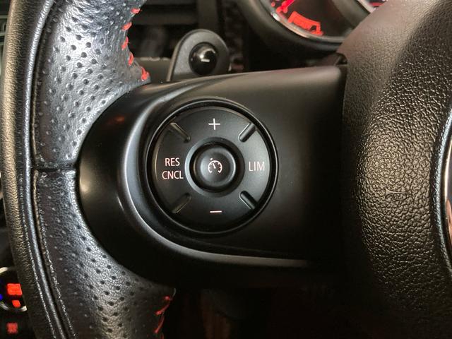 ＭＩＮＩ ジョンクーパーワークス　ＨＤＤナビ　バックモニター　ＥＴＣ　ＬＥＤライト　カーテンエアバッグ　インテリジェントキー　禁煙車（19枚目）
