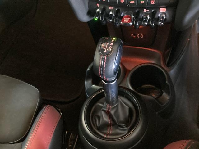 ＭＩＮＩ ジョンクーパーワークス　ＨＤＤナビ　バックモニター　ＥＴＣ　ＬＥＤライト　カーテンエアバッグ　インテリジェントキー　禁煙車（25枚目）