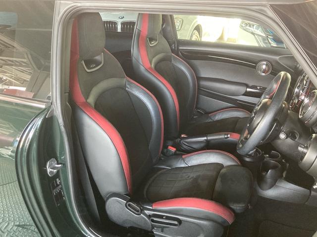ＭＩＮＩ ジョンクーパーワークス　ＨＤＤナビ　バックモニター　ＥＴＣ　ＬＥＤライト　カーテンエアバッグ　インテリジェントキー　禁煙車（30枚目）
