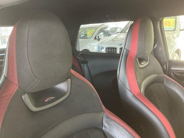 ＭＩＮＩ ジョンクーパーワークス　ＨＤＤナビ　バックモニター　ＥＴＣ　ＬＥＤライト　カーテンエアバッグ　インテリジェントキー　禁煙車（31枚目）