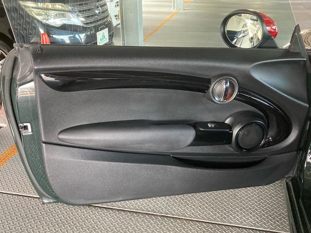ＭＩＮＩ ジョンクーパーワークス　ＨＤＤナビ　バックモニター　ＥＴＣ　ＬＥＤライト　カーテンエアバッグ　インテリジェントキー　禁煙車（32枚目）