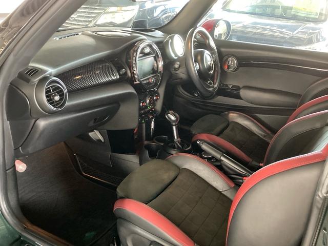 ＭＩＮＩ ジョンクーパーワークス　ＨＤＤナビ　バックモニター　ＥＴＣ　ＬＥＤライト　カーテンエアバッグ　インテリジェントキー　禁煙車（33枚目）