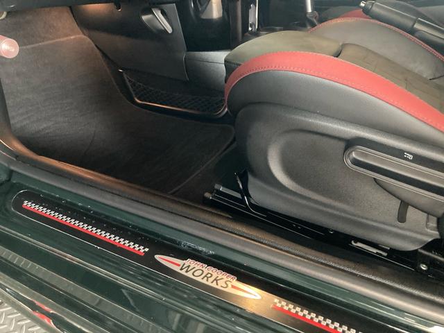 ＭＩＮＩ ジョンクーパーワークス　ＨＤＤナビ　バックモニター　ＥＴＣ　ＬＥＤライト　カーテンエアバッグ　インテリジェントキー　禁煙車（36枚目）