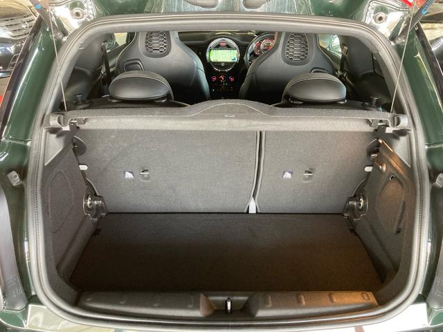 ＭＩＮＩ ジョンクーパーワークス　ＨＤＤナビ　バックモニター　ＥＴＣ　ＬＥＤライト　カーテンエアバッグ　インテリジェントキー　禁煙車（40枚目）