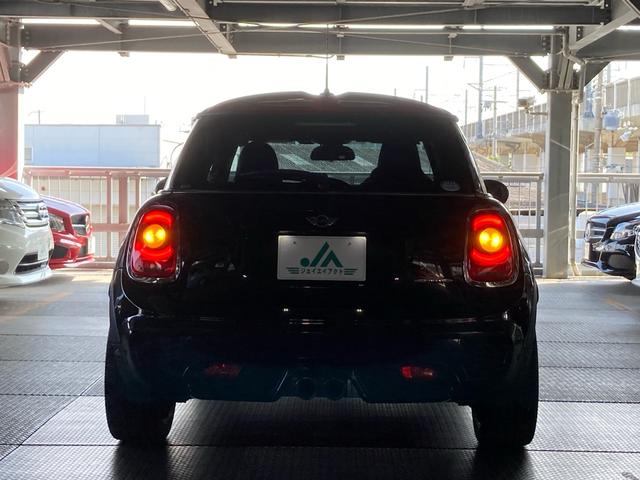 ＭＩＮＩ ジョンクーパーワークス　ＨＤＤナビ　バックモニター　ＥＴＣ　ＬＥＤライト　カーテンエアバッグ　インテリジェントキー　禁煙車（53枚目）