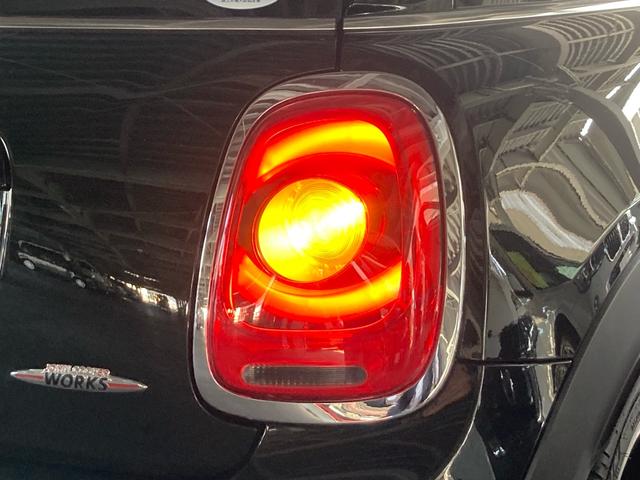 ＭＩＮＩ ジョンクーパーワークス　ＨＤＤナビ　バックモニター　ＥＴＣ　ＬＥＤライト　カーテンエアバッグ　インテリジェントキー　禁煙車（56枚目）