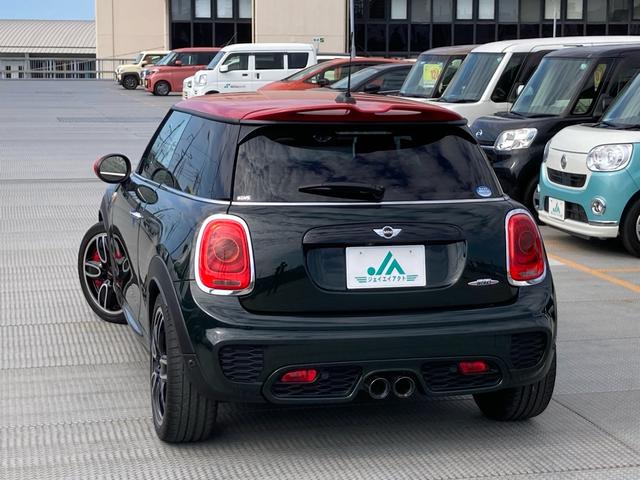 ＭＩＮＩ ジョンクーパーワークス　ＨＤＤナビ　バックモニター　ＥＴＣ　ＬＥＤライト　カーテンエアバッグ　インテリジェントキー　禁煙車（61枚目）