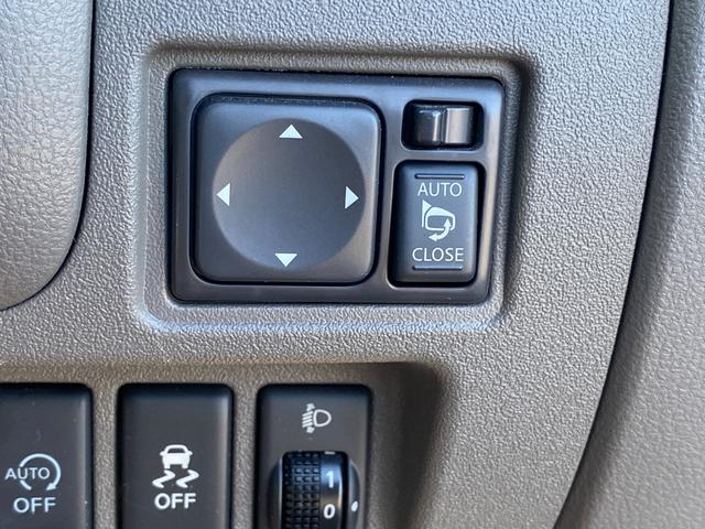 マーチ ボレロ　ＡＵＸ接続　横滑防止装置　電動格納ミラー　ＤＶＤ再生　ナビＴＶ　アイドリングＳ　パワーウィンドウ　禁煙　イモビライザー　フルセグＴＶ　キーレス　スマートキー　ＢＬＵＥＴＯＯＴＨ　オートライト（29枚目）