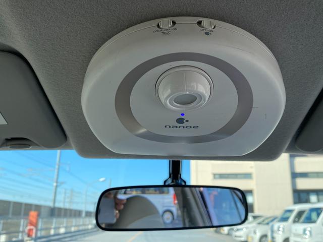 マーチ ボレロ　ＡＵＸ接続　横滑防止装置　電動格納ミラー　ＤＶＤ再生　ナビＴＶ　アイドリングＳ　パワーウィンドウ　禁煙　イモビライザー　フルセグＴＶ　キーレス　スマートキー　ＢＬＵＥＴＯＯＴＨ　オートライト（32枚目）