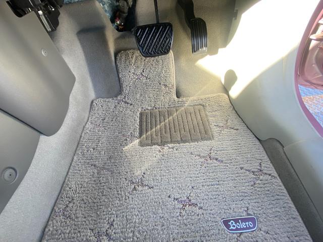 マーチ ボレロ　ＡＵＸ接続　横滑防止装置　電動格納ミラー　ＤＶＤ再生　ナビＴＶ　アイドリングＳ　パワーウィンドウ　禁煙　イモビライザー　フルセグＴＶ　キーレス　スマートキー　ＢＬＵＥＴＯＯＴＨ　オートライト（40枚目）