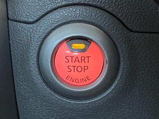 マーチ ボレロ　ＡＵＸ接続　横滑防止装置　電動格納ミラー　ＤＶＤ再生　ナビＴＶ　アイドリングＳ　パワーウィンドウ　禁煙　イモビライザー　フルセグＴＶ　キーレス　スマートキー　ＢＬＵＥＴＯＯＴＨ　オートライト（54枚目）