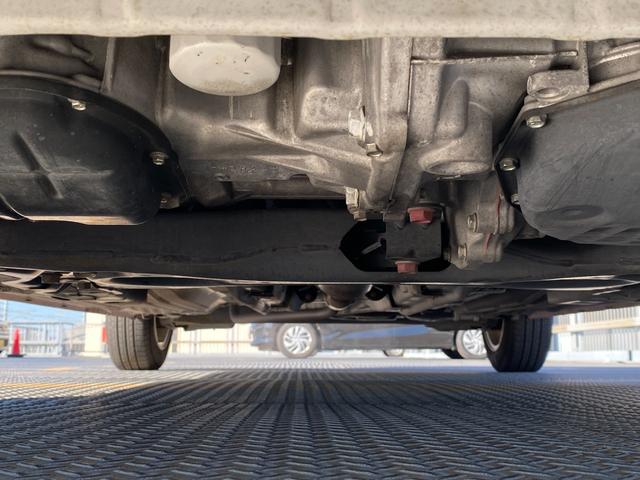 マーチ ボレロ　ＡＵＸ接続　横滑防止装置　電動格納ミラー　ＤＶＤ再生　ナビＴＶ　アイドリングＳ　パワーウィンドウ　禁煙　イモビライザー　フルセグＴＶ　キーレス　スマートキー　ＢＬＵＥＴＯＯＴＨ　オートライト（76枚目）