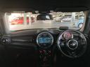 ＭＩＮＩ ジョンクーパーワークス　ＨＤＤナビ　バックモニター　ＥＴＣ　ＬＥＤライト　カーテンエアバッグ　インテリジェントキー　禁煙車（4枚目）
