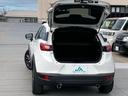 専門スタッフによる清掃を一台一台行っております。マット関係は洗浄クリーナーで汚れを徹底的に落としております。