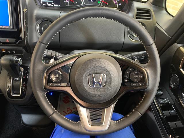 N-BOXカスタム G・Lターボホンダセンシング ETC ホンダセンシング クルーズコントロール ハーフレザーシート パドルシフト ステアリングスイッチ オートライト シーケンシャルパターンランプ  USB充電ソケット LEDヘッドライト(4枚目)