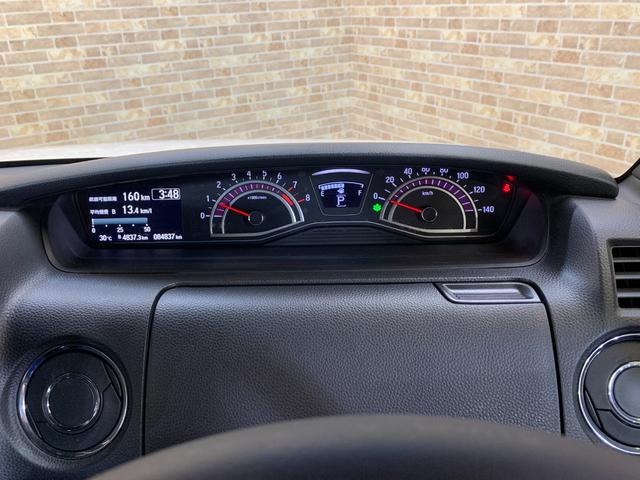 N-BOXカスタム G・Lターボホンダセンシング ETC ホンダセンシング クルーズコントロール ハーフレザーシート パドルシフト ステアリングスイッチ オートライト シーケンシャルパターンランプ  USB充電ソケット LEDヘッドライト(17枚目)