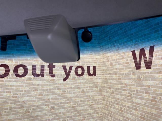 タント カスタムRS トップエディションSAII 純正SDナビ フルセグTV バックカメラ ETC 両側パワースライドドア 革巻きステアリング ステアリングスイッチ オートライト ハーフレザーシート リアロールサンシェード フロントイルミネーション(11枚目)