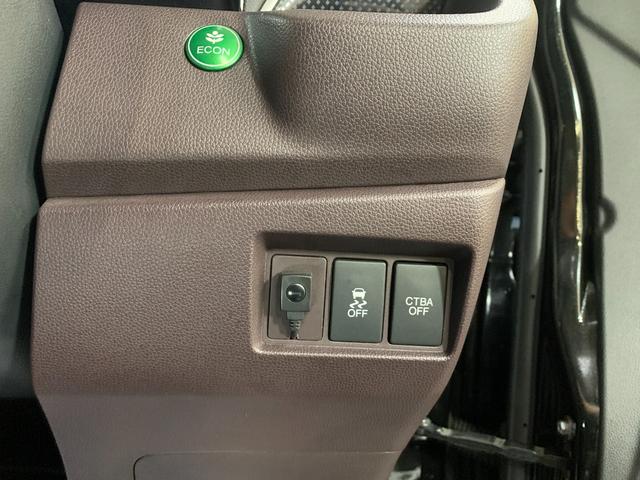 N-WGNカスタム G・ターボパッケージ 純正SDナビ ワンセグテレビ バックカメラ 純正HIDヘッドライト 革巻きステアリング オートライト ステアリングスイッチ パドルシフト ハーフレザーシート クルーズコントロール(17枚目)