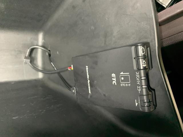 N-WGNカスタム G・ターボパッケージ 純正SDナビ ワンセグテレビ バックカメラ 純正HIDヘッドライト 革巻きステアリング オートライト ステアリングスイッチ パドルシフト ハーフレザーシート クルーズコントロール(18枚目)