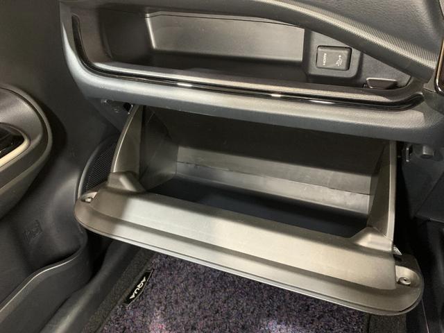 アクア Ｇブラックソフトレザーセレクション　純正９インチＳＤナビ　フルセグ　ビルトインＥＴＣ　プロジェクターヘッドライト　ＬＥＤヘッドライト　クルーズコントロール　前席シートヒータ　フォグランプ　社外アルミホイール　バックカメラ（7枚目）