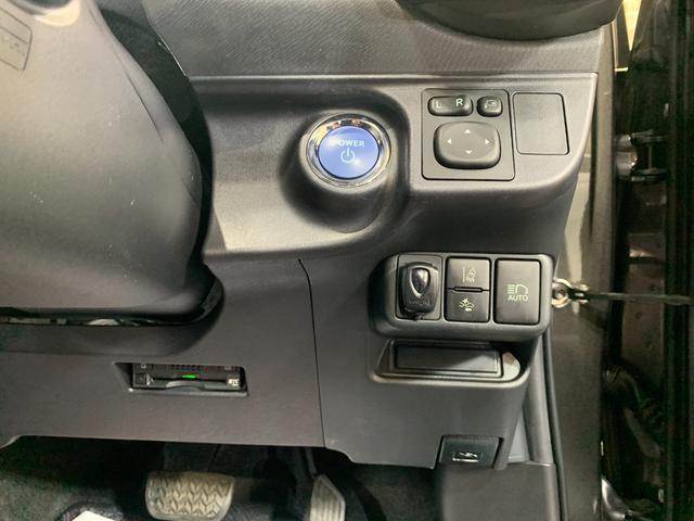 アクア Ｇブラックソフトレザーセレクション　純正９インチＳＤナビ　フルセグ　ビルトインＥＴＣ　プロジェクターヘッドライト　ＬＥＤヘッドライト　クルーズコントロール　前席シートヒータ　フォグランプ　社外アルミホイール　バックカメラ（14枚目）