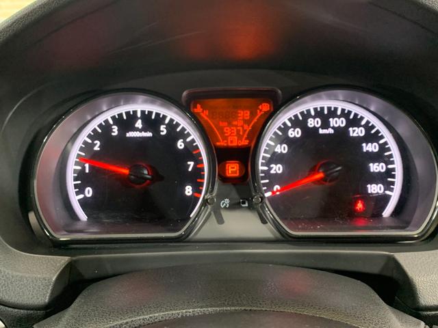 ノート Ｘ　純正ＣＤオーディオ　アイドリングストップ　純正ＨＩＤヘッドライト　追突防止装置　コーナーセンサー　シートリフター　オートライト　車線維持アシスト　電動格納式ドアミラー（12枚目）