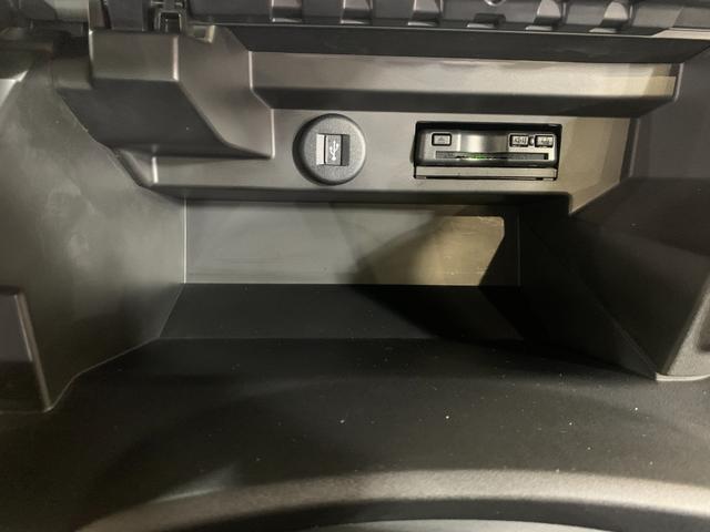 ソリオ ハイブリッドＭＺ　純正ディスプレイオーディオ　全方位モニター　ＥＴＣ　クルーズコントロール　デュアルカメラブレーキサポート　ステアリングスイッチ　前席シートヒーター　リアスリムサーキュレーター　レンタアップ車（15枚目）