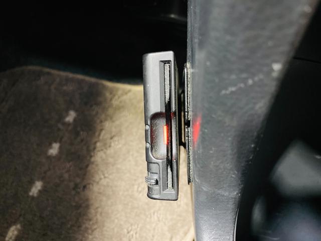 S 保証付き 修復歴無 純正ナビ付き ワンセグTV付き ETC付き プライバシーガラス エアコン パワステ パワーウインドウ ABS(5枚目)