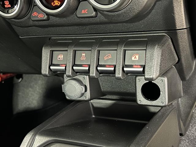ジムニー ＸＣ　保証付き　修復歴無　４ＷＤ　ターボ　４速ＡＴ　ＤＳＢＳ　ＥＳＣ　レーンアシスト　クルコン　シートヒーター　ＨＤＣ　ＬＥＤオートライト　フォグ　純正１６インチＡＷ　Ｐスタート　Ａストップ　スマートキー（68枚目）