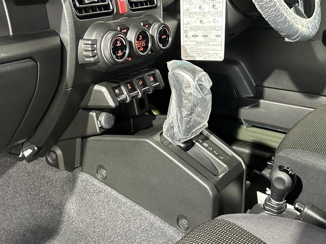 ジムニー ＸＣ　保証付き　修復歴無　４ＷＤ　ターボ　４速ＡＴ　ＤＳＢＳ　ＥＳＣ　レーンアシスト　クルコン　シートヒーター　ＨＤＣ　ＬＥＤオートライト　フォグ　純正１６インチＡＷ　Ｐスタート　Ａストップ　スマートキー（74枚目）
