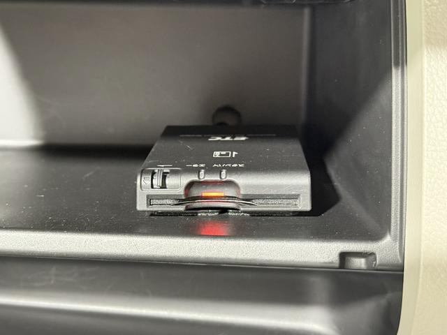 デイズ Ｘ　保証付き　修復歴無　ＥＴＣ　アラウンドビューＭ　フルセグナビ　Ｂｌｕｅｔｏｏｔｈ　ＤＶＤ　ＣＤ　Ｐスタート　アイドリングストップ　オートエアコン　インテリキー　ウィンカー付電動格納ミラー　ベンチシート（7枚目）