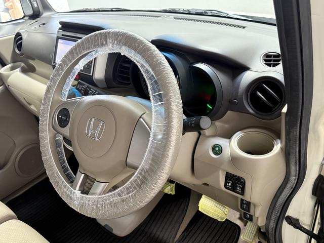 Ｎ－ＢＯＸ Ｇ・Ｌパッケージ　保証付き　修復歴無　ＥＴＣ　Ｂカメラ　両ＰＳＤ　ナビＴＶ　ＤＶＤ　ＣＤ　ＵＳＢ　ＥＳＣ　Ｐスタート　Ａストップ　ステリモ　オートエアコン　スマートキー　社外１３インチＡＷ　電動格納ミラー　ベンチシート（61枚目）