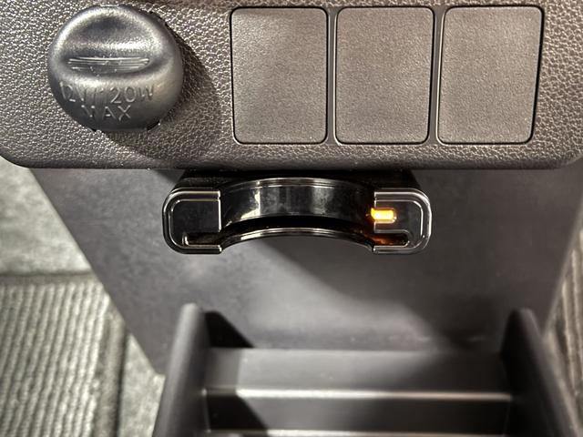 ミライース Ｌ　ＳＡＩＩＩ　保証付き　修復歴無　ＥＴＣ　メモリーナビ　フルセグＴＶ　Ｂｌｕｅｔｏｏｔｈ　ＤＶＤ　ＣＤ　衝突被害軽減Ｂ　横滑り防止　クリアランスソナー　オートハイビーム　アイドリングストップ　キーレス　レベライザー（7枚目）