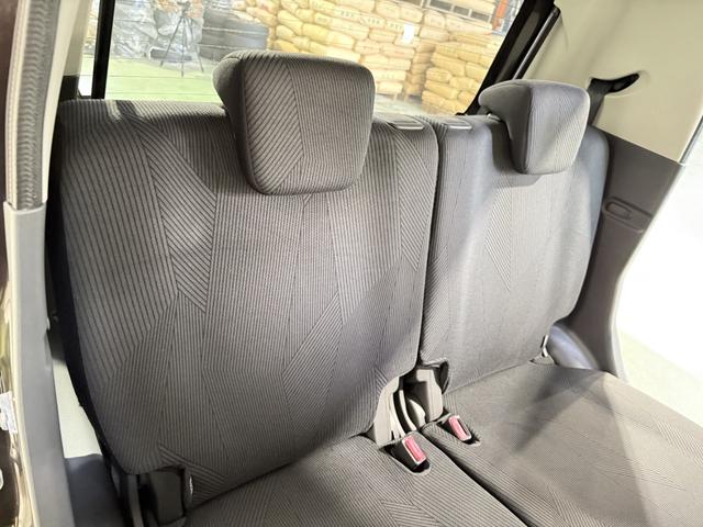 ＭＲワゴン １０ｔｈアニバーサリー　リミテッド　保証付き　修復歴無　Ｂカメラ　ＨＩＤオートライト　Ｐスタート　タッチパネルオーディオ　ＵＳＢ　ＣＤ　ステアリングスイッチ　スマートキー　純正１４インチＡＷ　ウィンカーミラー　ベンチシート　フルフラット（35枚目）