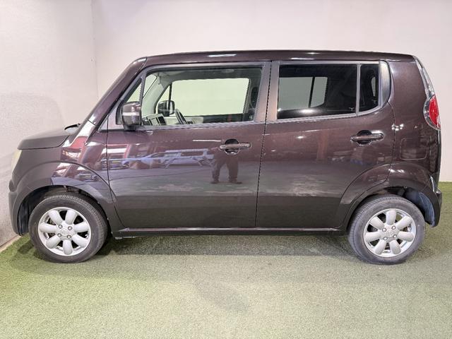 ＭＲワゴン １０ｔｈアニバーサリー　リミテッド　保証付き　修復歴無　Ｂカメラ　ＨＩＤオートライト　Ｐスタート　タッチパネルオーディオ　ＵＳＢ　ＣＤ　ステアリングスイッチ　スマートキー　純正１４インチＡＷ　ウィンカーミラー　ベンチシート　フルフラット（47枚目）