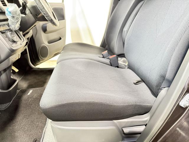 ＭＲワゴン １０ｔｈアニバーサリー　リミテッド　保証付き　修復歴無　Ｂカメラ　ＨＩＤオートライト　Ｐスタート　タッチパネルオーディオ　ＵＳＢ　ＣＤ　ステアリングスイッチ　スマートキー　純正１４インチＡＷ　ウィンカーミラー　ベンチシート　フルフラット（53枚目）