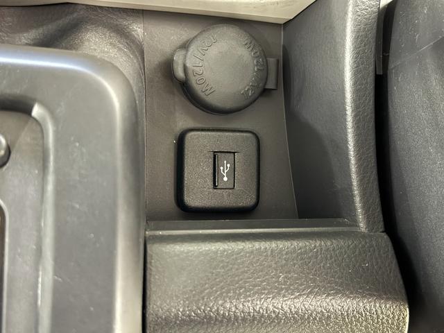 ＭＲワゴン １０ｔｈアニバーサリー　リミテッド　保証付き　修復歴無　Ｂカメラ　ＨＩＤオートライト　Ｐスタート　タッチパネルオーディオ　ＵＳＢ　ＣＤ　ステアリングスイッチ　スマートキー　純正１４インチＡＷ　ウィンカーミラー　ベンチシート　フルフラット（73枚目）